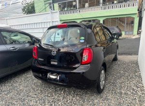 Nissan March Básico