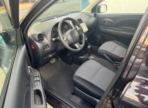 Nissan March Básico