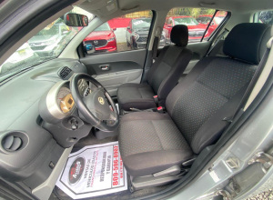 Daihatsu Sirion Básico