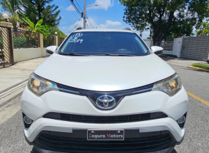 Toyota RAV4 LE