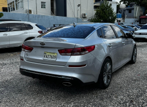 Kia K5 Deluxe