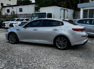 Kia K5 Deluxe