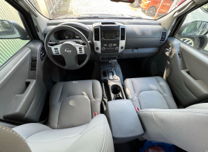 Nissan Frontier SV