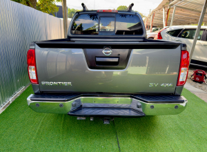 Nissan Frontier SV