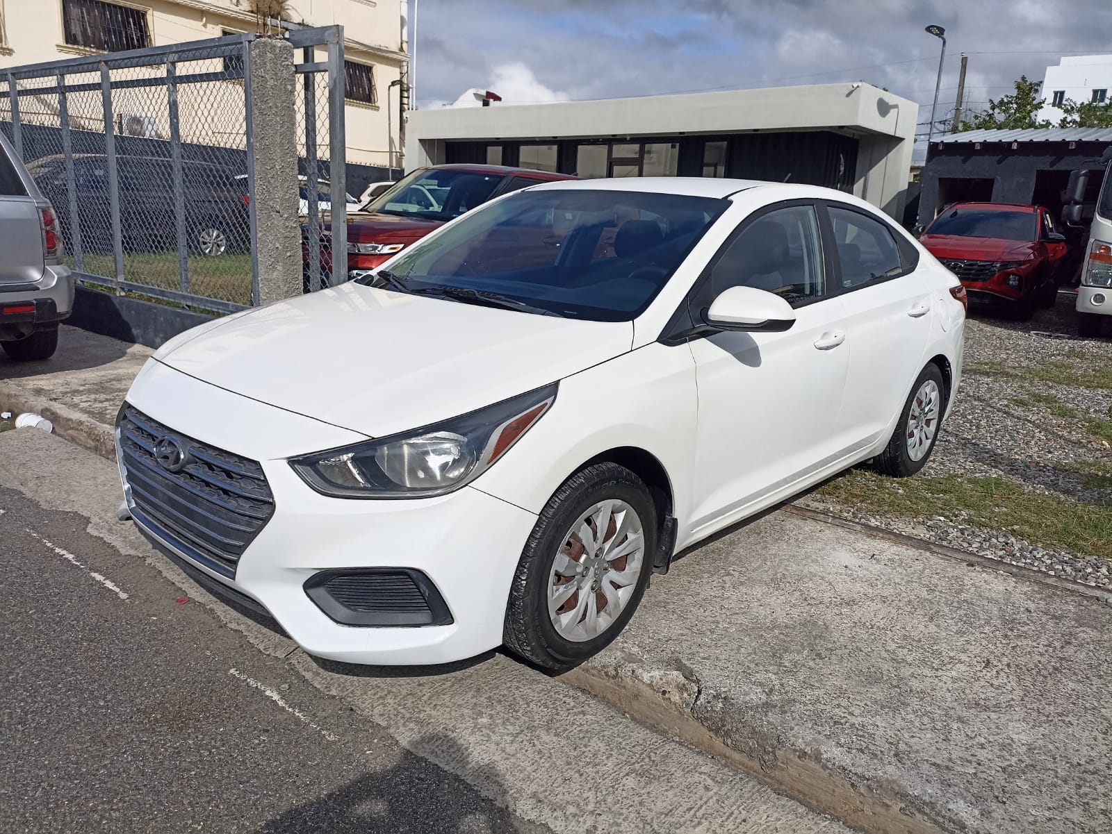 Hyundai Accent SE