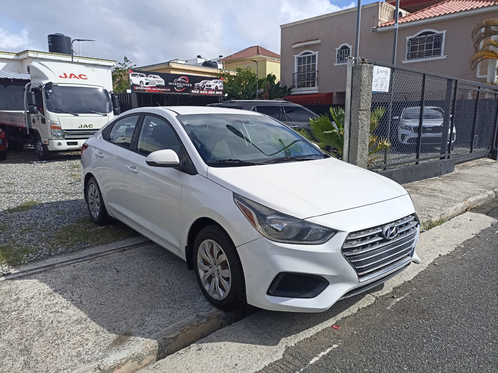Hyundai Accent SE