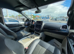 Dodge Caravan SE