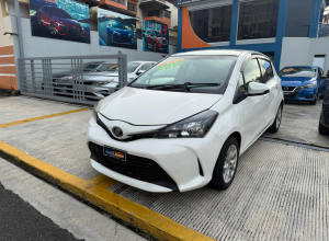 Toyota Vitz Básico