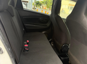 Toyota Vitz Básico