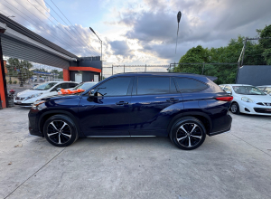 Toyota Highlander Sport