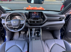 Toyota Highlander Sport