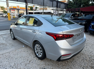 Hyundai Accent SE