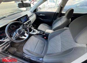 Kia Seltos EX