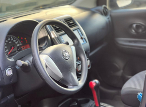 Nissan March Básico