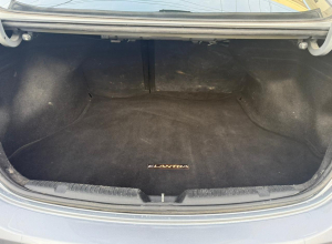 Hyundai Elantra Basico