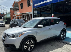 Nissan Kicks SV