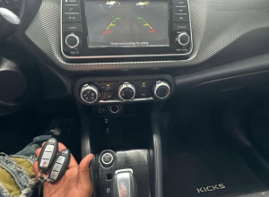 Nissan Kicks SV