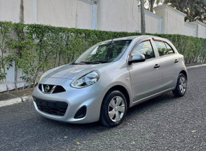 Nissan March Básico