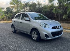 Nissan March Básico