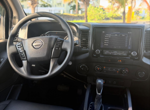 Nissan Frontier SV