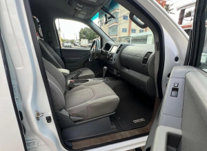 Nissan Frontier SV