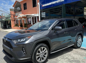 Toyota RAV4 LE