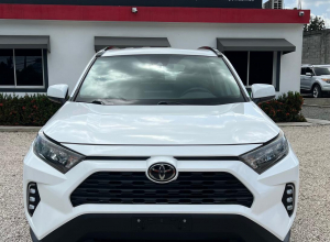 Toyota RAV4 LE