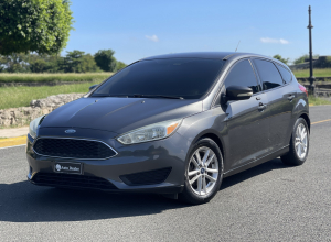 Ford Focus SE Hatchback