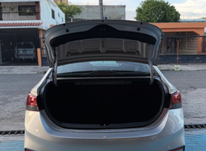 Hyundai Accent SE