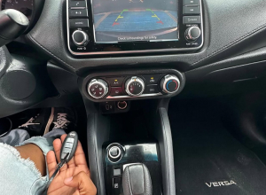 Nissan Versa SV