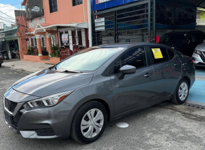 Nissan Versa SV