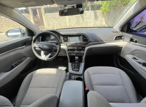 Hyundai Elantra Limited