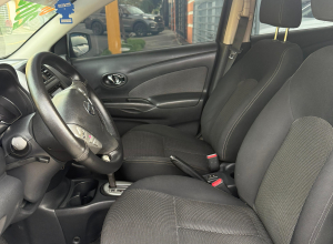 Nissan Versa SV