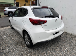 Mazda Demio Básico