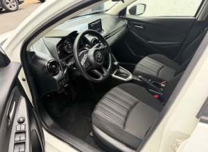 Mazda Demio Básico