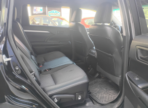Toyota Highlander LE