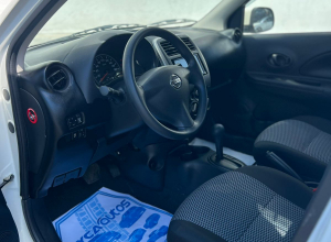 Nissan March Básico