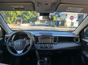 Toyota RAV4 LE