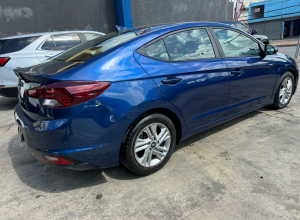 Hyundai Elantra Basico
