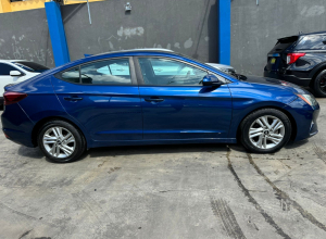 Hyundai Elantra Basico