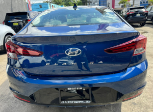 Hyundai Elantra Basico