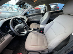 Hyundai Elantra Basico