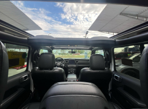 Jeep Wrangler Sahara