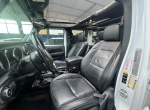 Jeep Wrangler Sahara