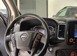 Nissan Frontier SV