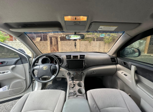 Toyota Highlander LE