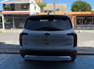 Kia Telluride LX