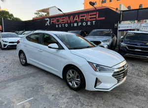 Hyundai Elantra Basico