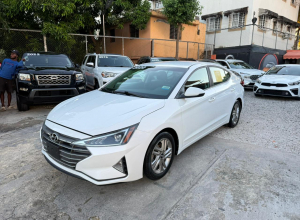 Hyundai Elantra Basico