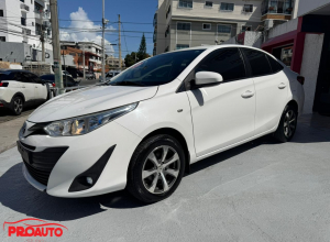 Toyota Yaris Básico